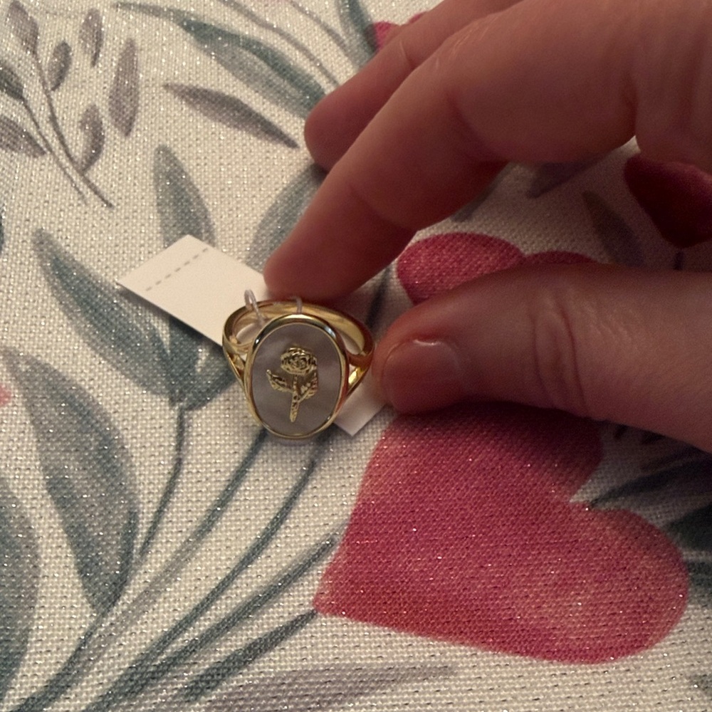 Elegant Gold and Silver Women's Ring